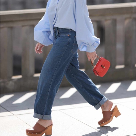 Clogs 🐝🌸 - Picture 2 of 2